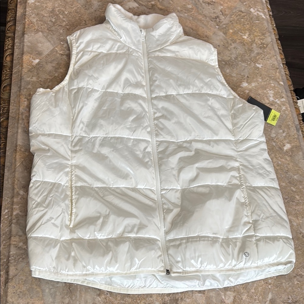 Xersion Women's White Bomber Jacket - Picture 2 of 6
